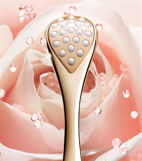 dior prestige le pétale multi-perlé massage tool|DIOR PRESTIGE LE PÉTALE MULTI.